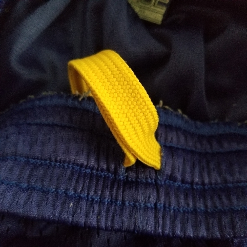 Under Armour Boy's Heatgear Shorts - Picture 9 of 13